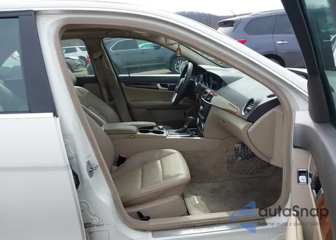 2012 Mercedes-Benz C 300 Luxury 4Matic/Sport 4Matic from USA, damaged, VIN WDDGF8BB9CA645101